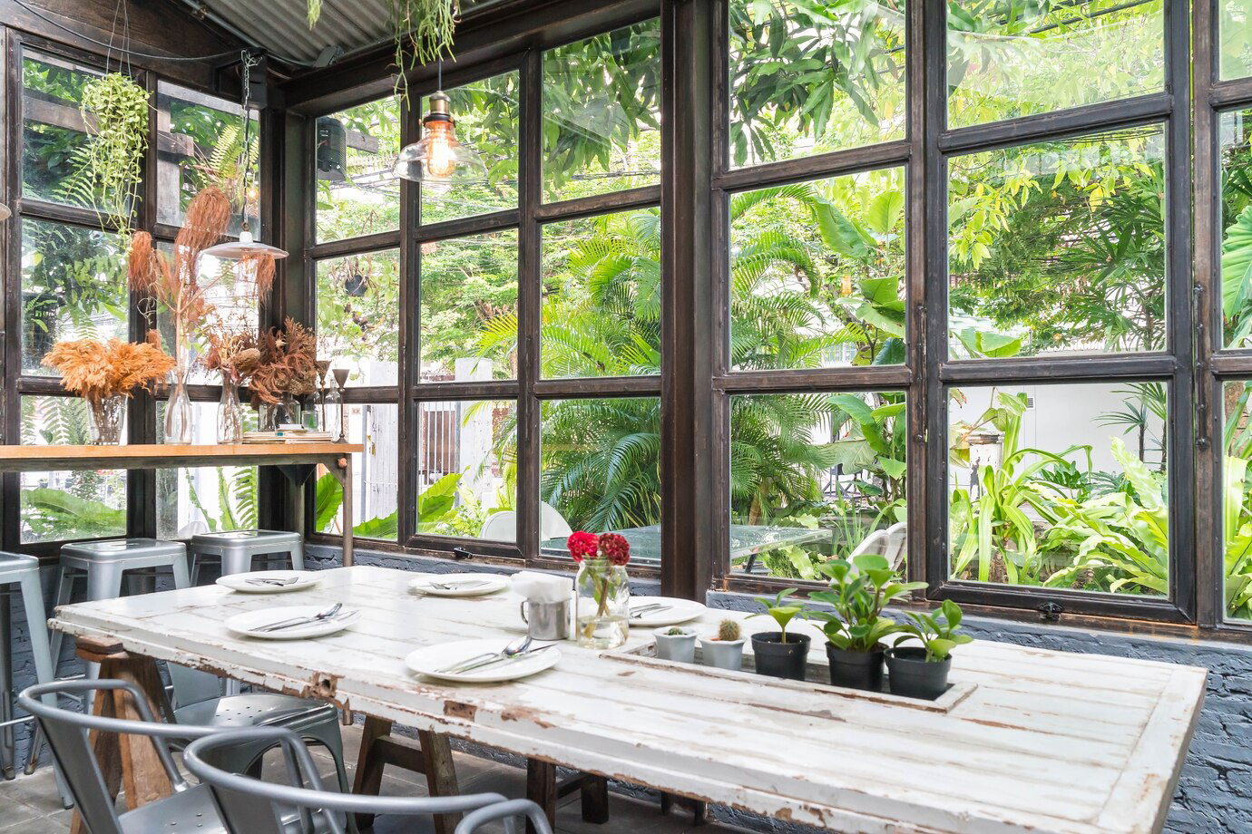 table-set-dinning-table_1339-6424 table-set-dinning-table_1339-6424