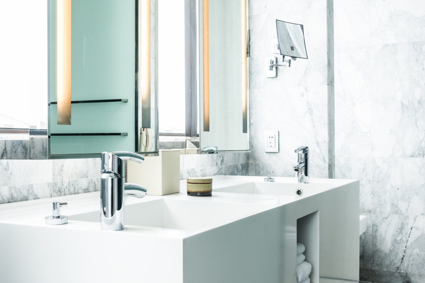 white-porcelain-sink-with-towels_1203-1317 white-porcelain-sink-with-towels_1203-1317